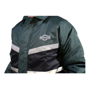 K20 - Campera abrigo de tracker forrada con matelasse combinada con tapa de cierre con reflectivo